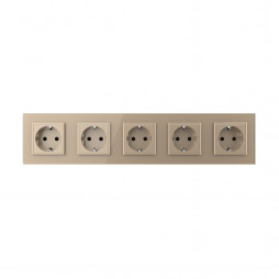 Розетка электрическая 16A Livolo, 5 постов, цвет золотой